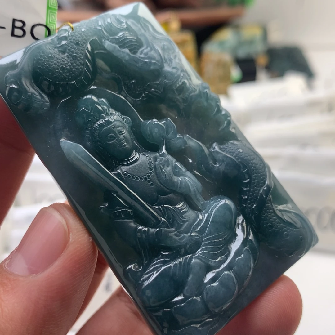 颈饰未镶嵌翡翠虚空