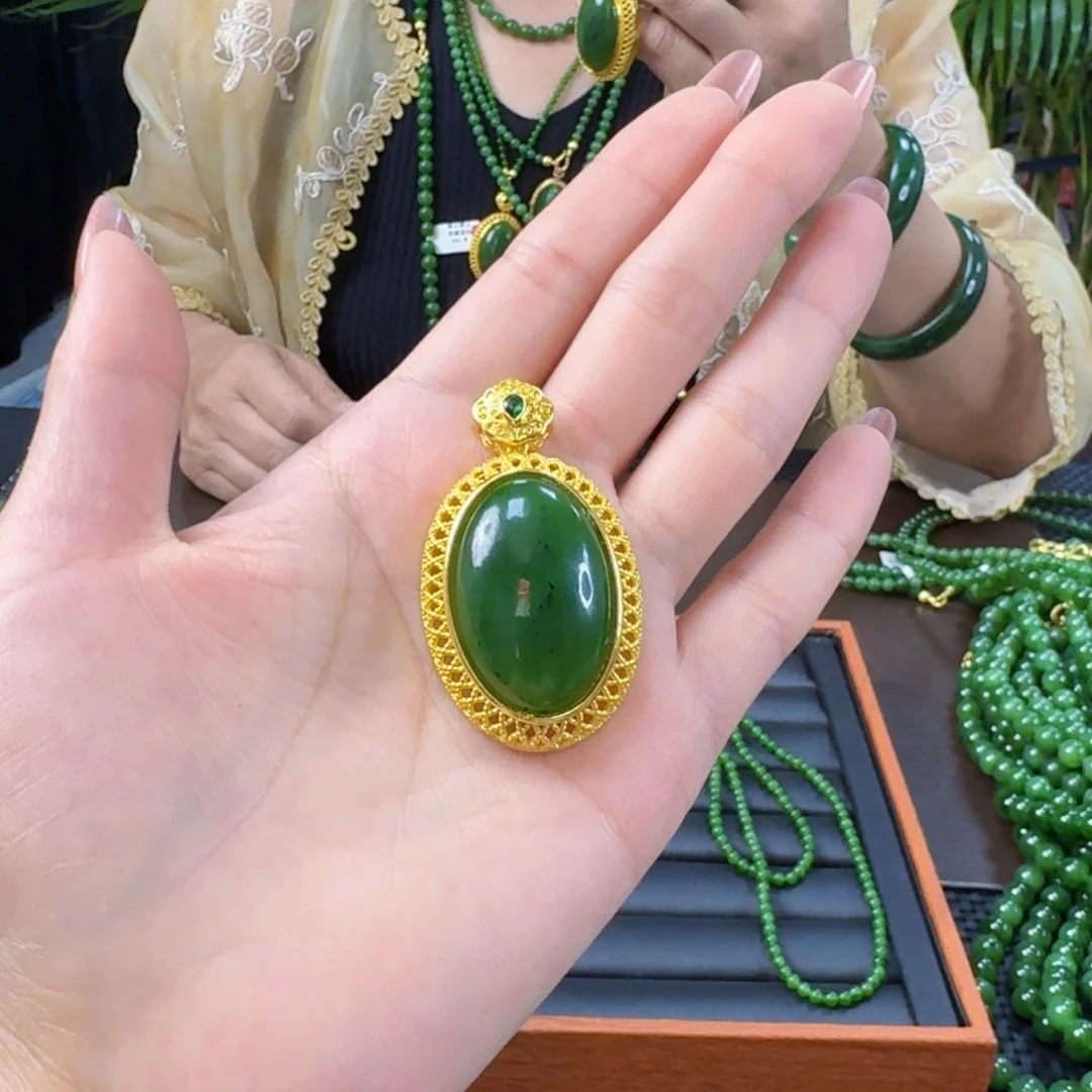 和田玉（碧玉）合金颈饰