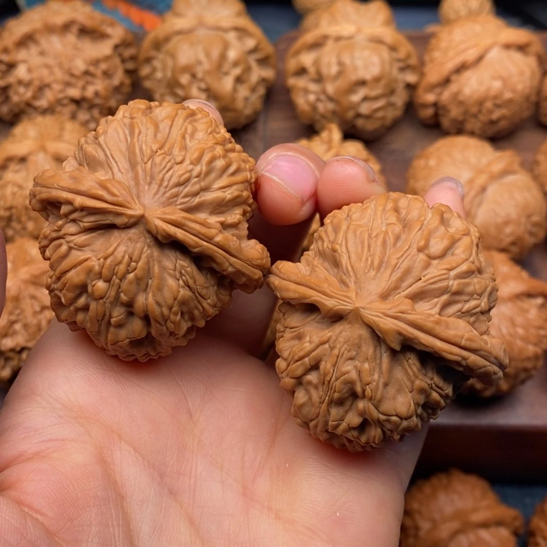 文玩核桃吊坠43大肚球白