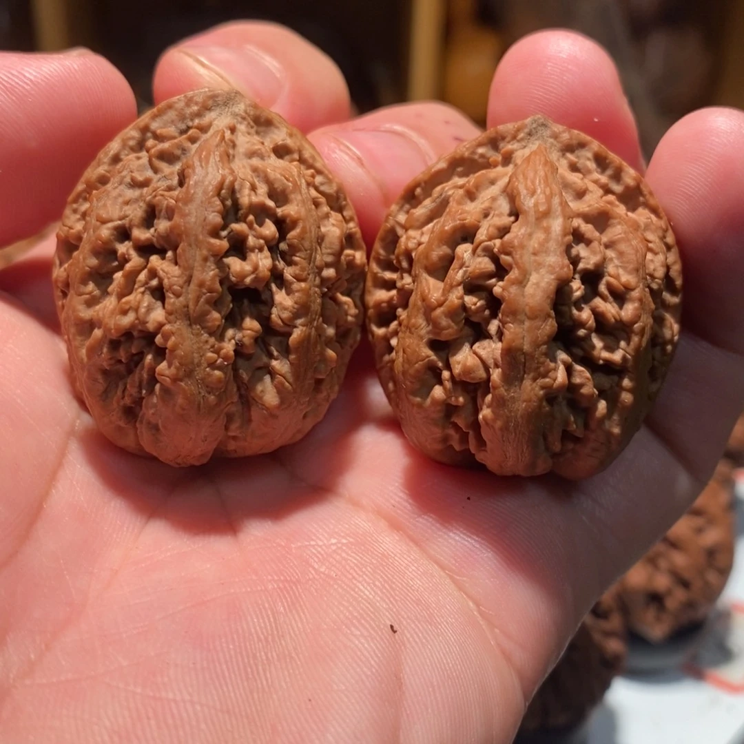 文玩核桃吊坠蚂蚁纹小虎头