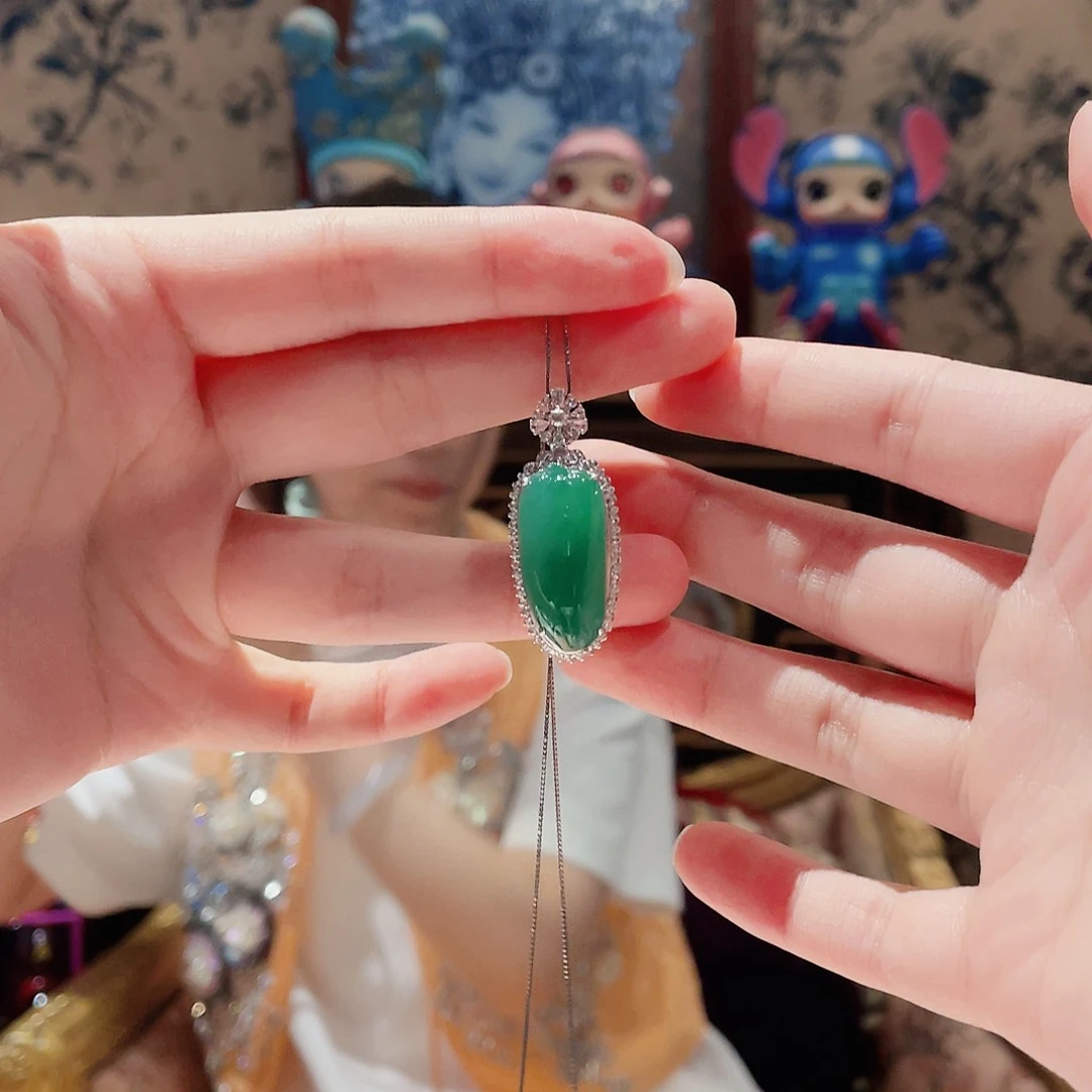 翡翠18K金镶嵌吊坠(赠链)