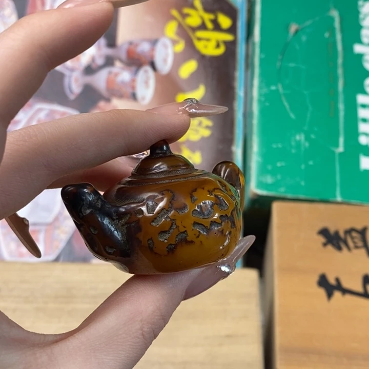 *****颈饰树脂如图所示所拍即所得