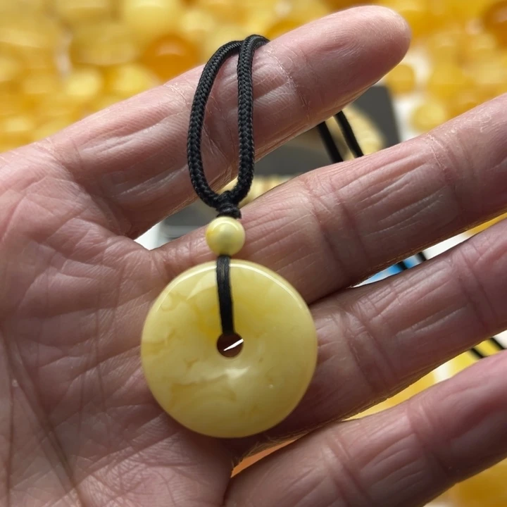 琥珀（矿物珀）未镶嵌裸石