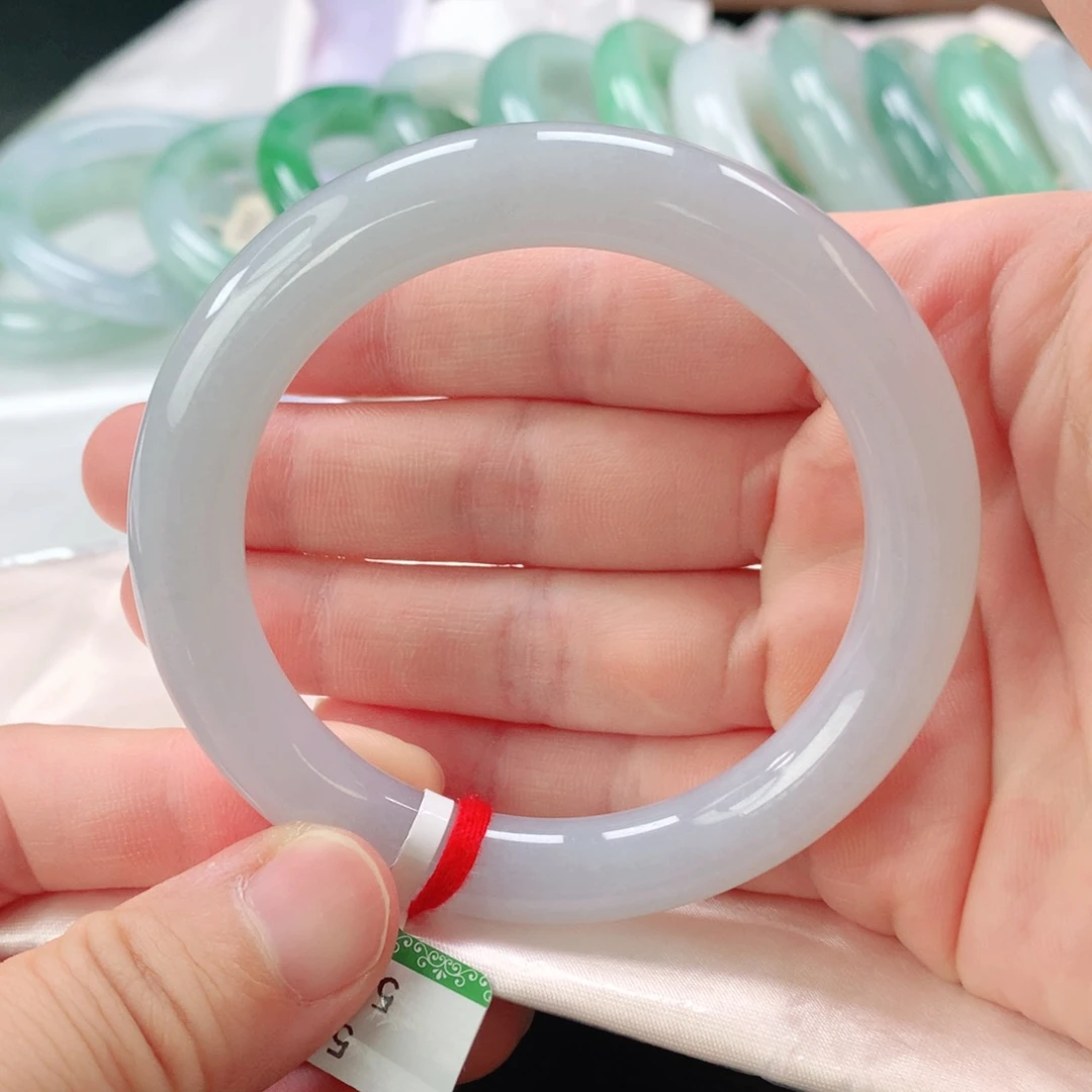 翡翠手镯未镶嵌缅甸A货翡翠手镯