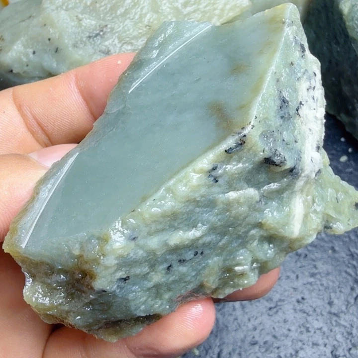 和田玉（糖玉）未镶嵌珠宝奇石