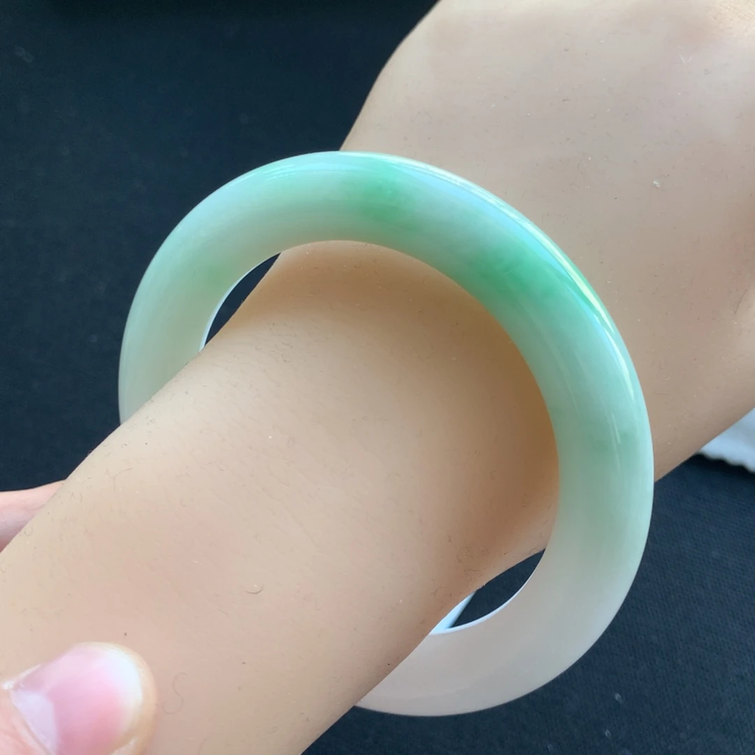 翡翠未镶嵌手镯33号57圆