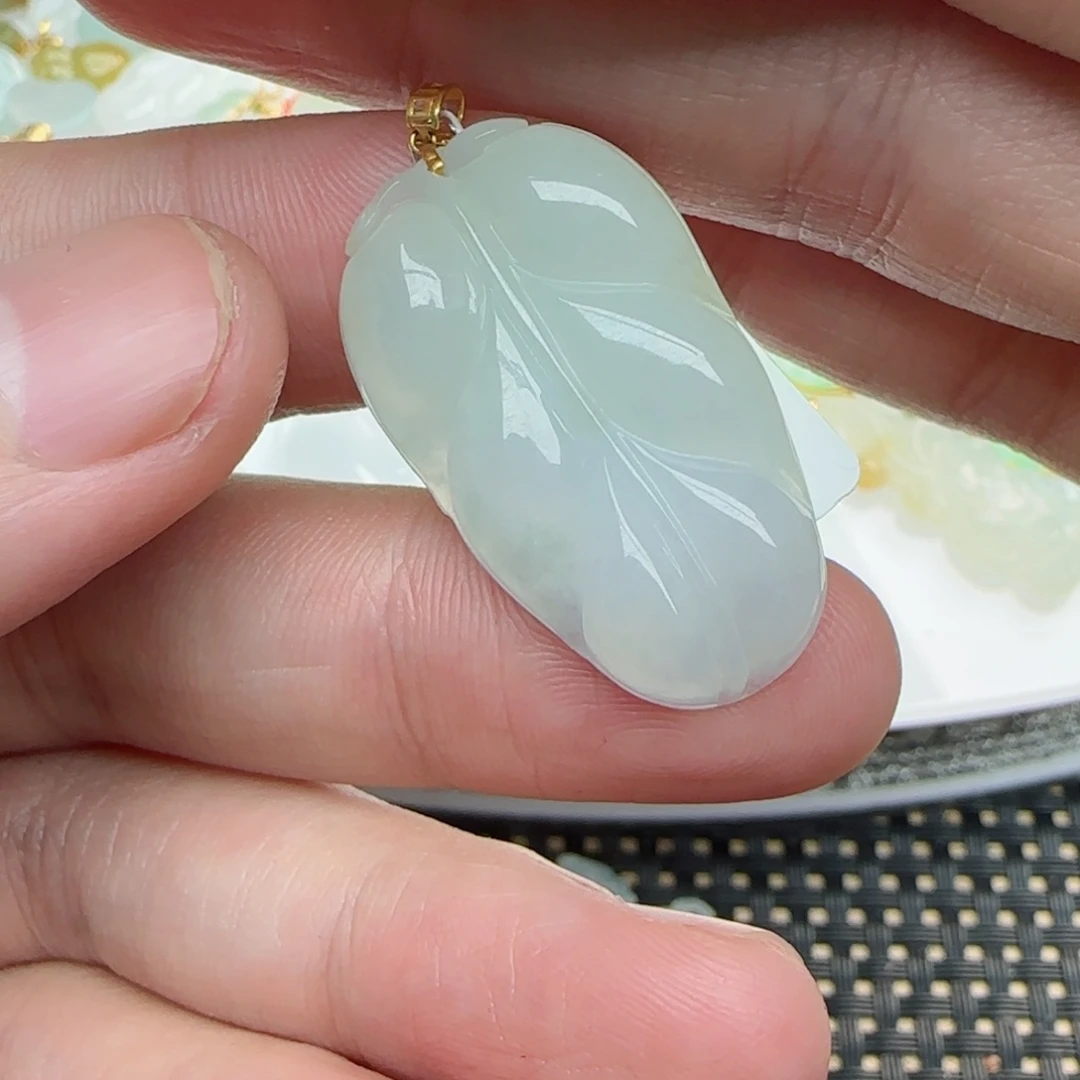 【闪购商品】翡翠颈饰18K金镶嵌叶子