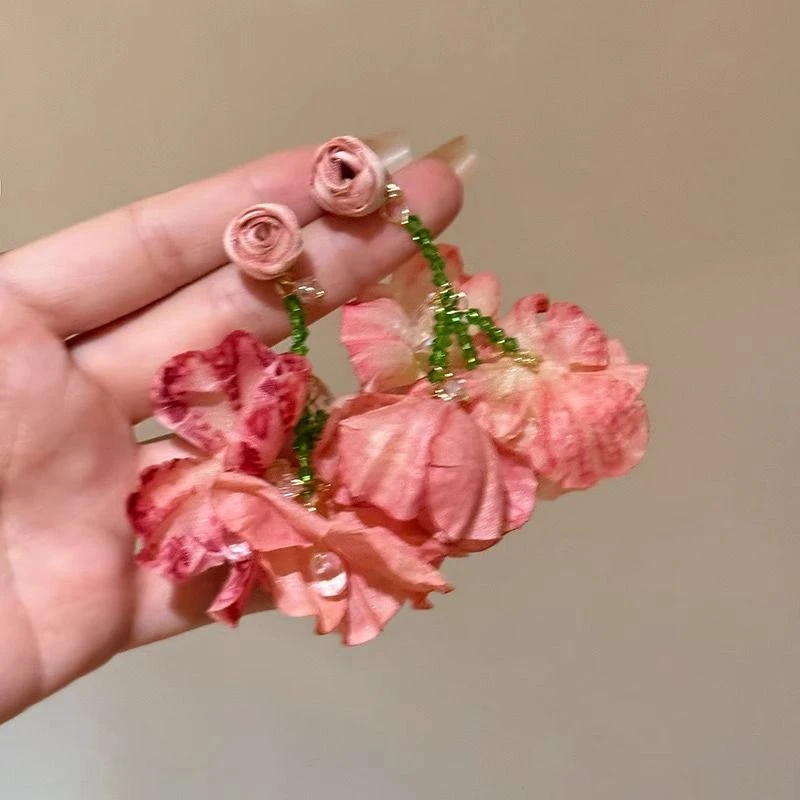 海边度假粉色甜美花朵耳环2025新款高级小众花瓣耳钉超仙夸张耳饰