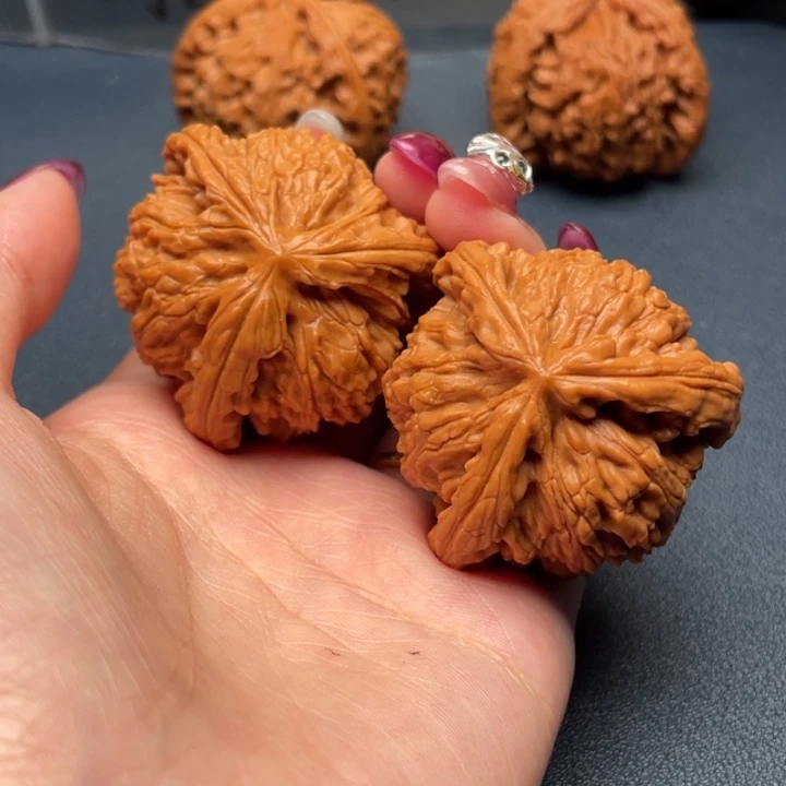 天***全吊坠文玩核桃白狮子