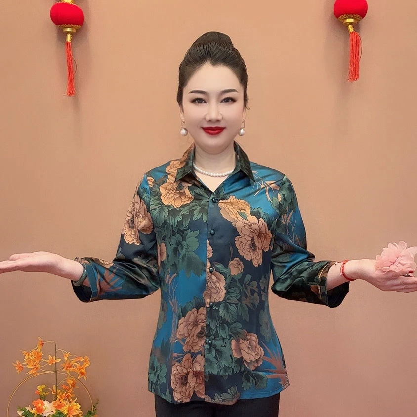 2025新款大码中老年妈妈翻领富贵花女士开衫洋气时尚潮流