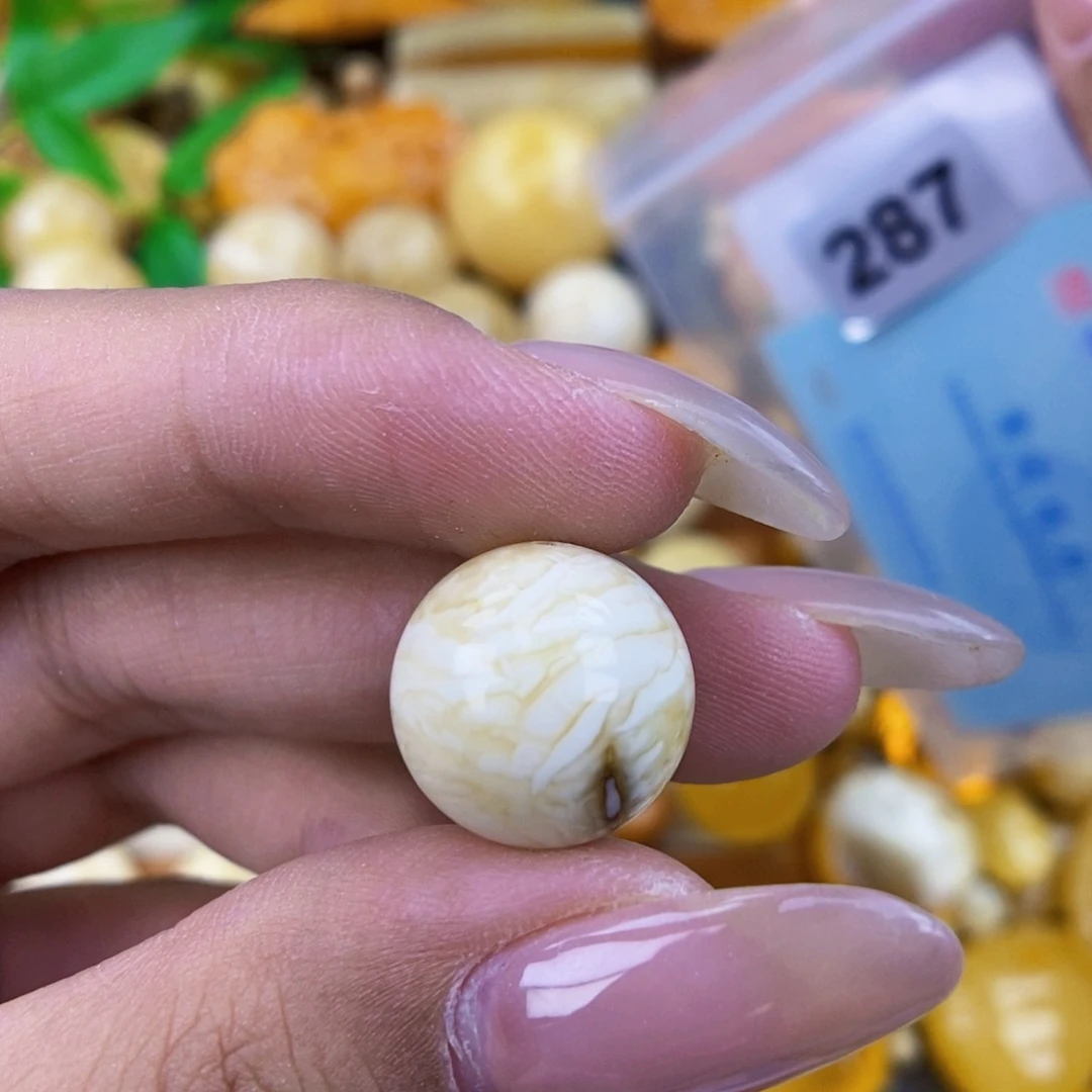 未镶嵌琥珀珠宝奇石15 皮色