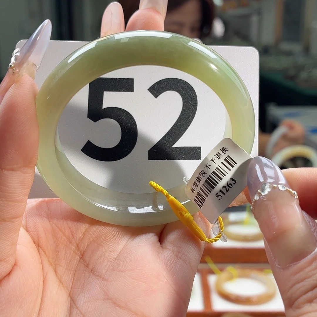 和田玉手镯未镶嵌纹纹