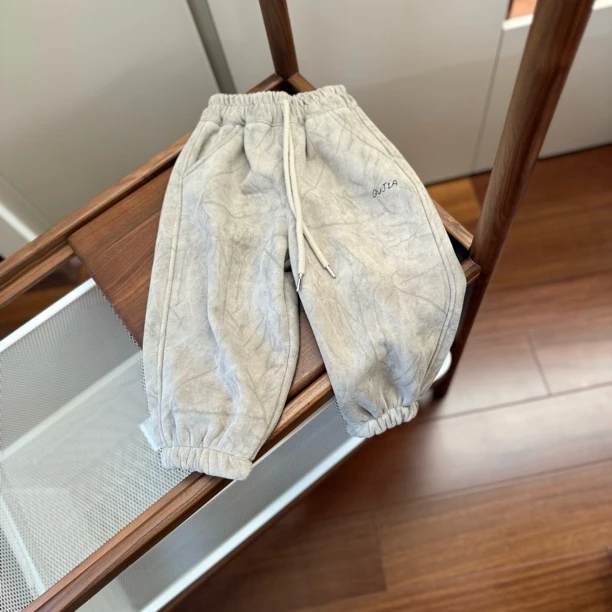 【编号P401】9756-08-儿童绣字母加绒卫裤浅灰色-JMJ