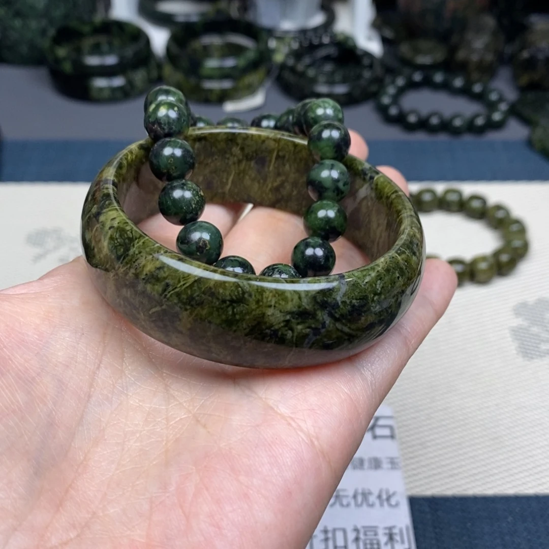 蛇纹石玉未镶嵌手镯吾****ಣ58.5mm