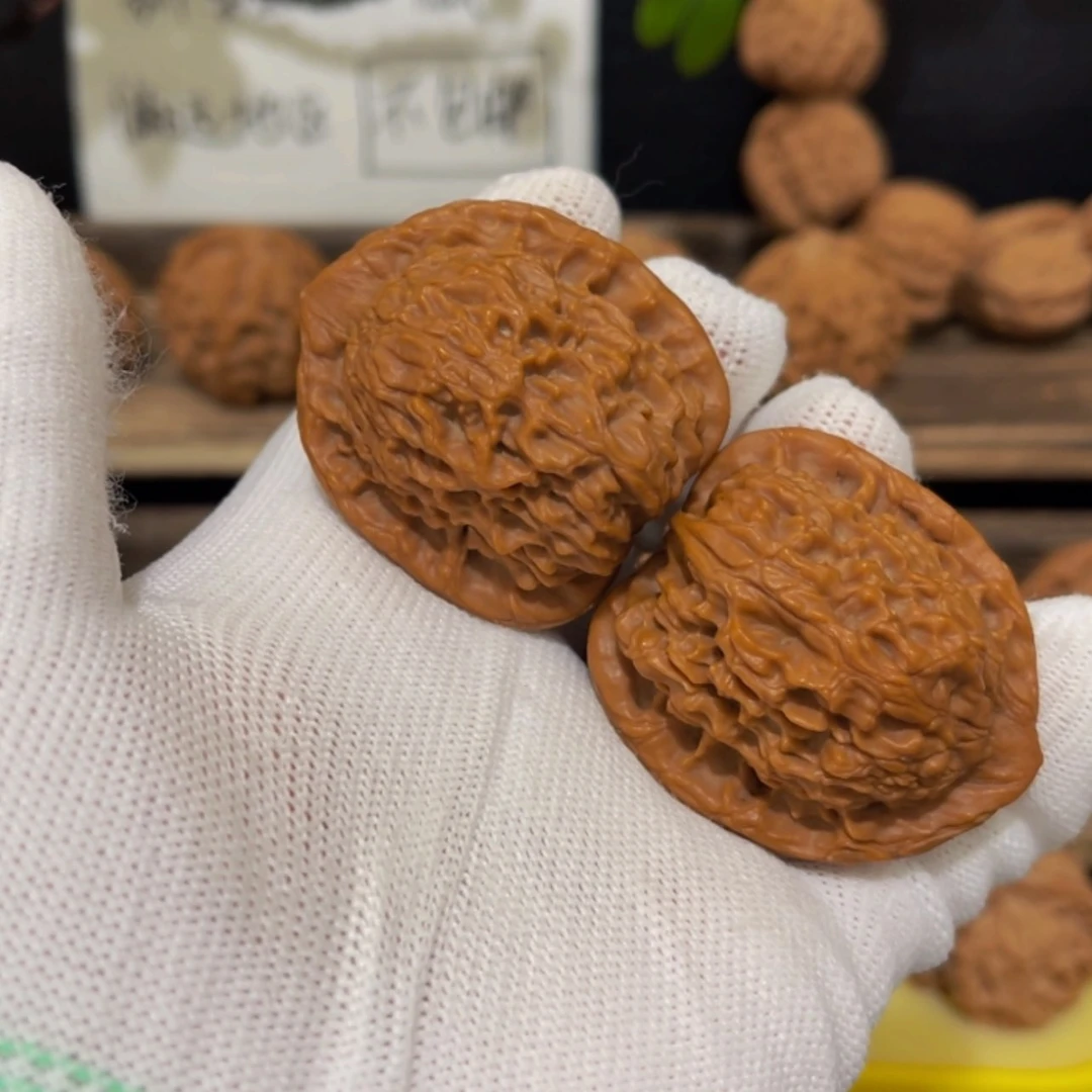 【闪购商品】核桃把件39尺寸红狮子