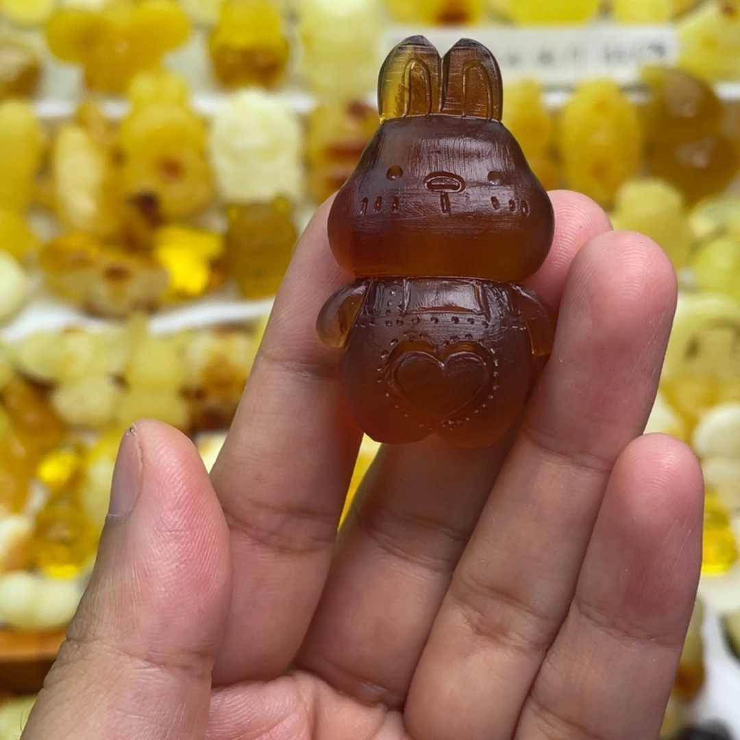 琥珀颈饰未镶嵌兔子