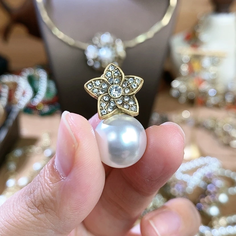 【闪购商品】合金无合金金****姐