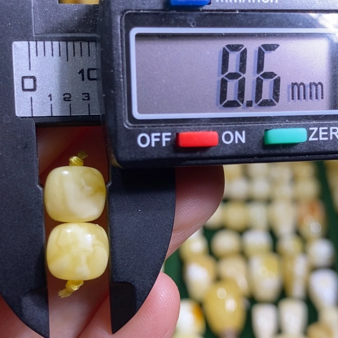 蜜蜡未镶嵌裸石配饰