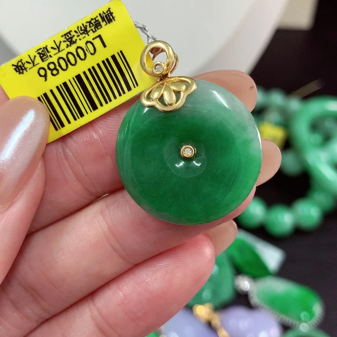 翡翠18K金镶嵌颈饰