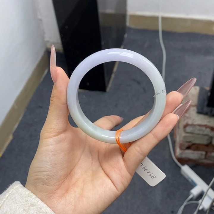 翡翠手镯未镶嵌57圈口