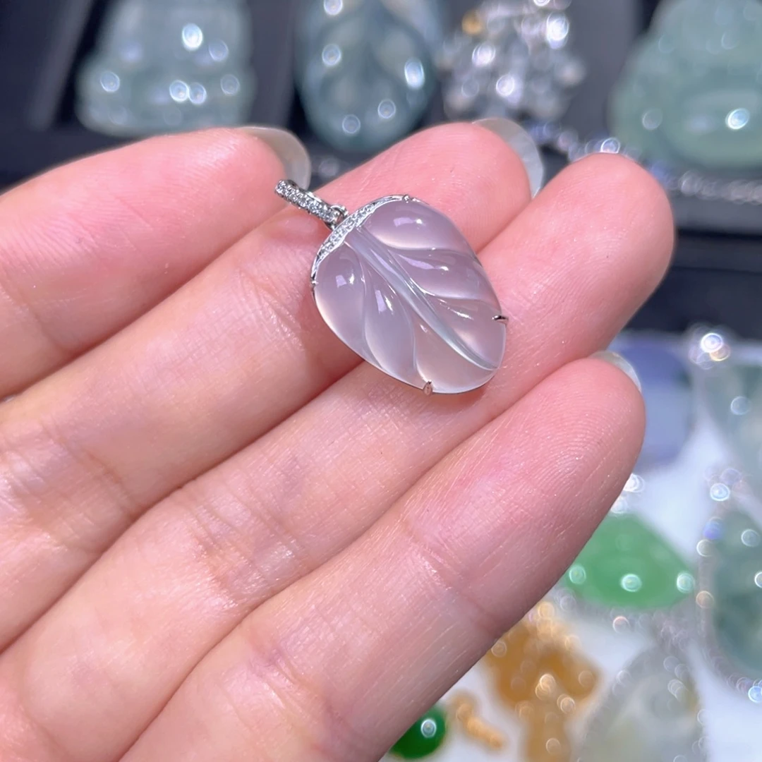 颈饰18K金镶嵌翡翠翡翠