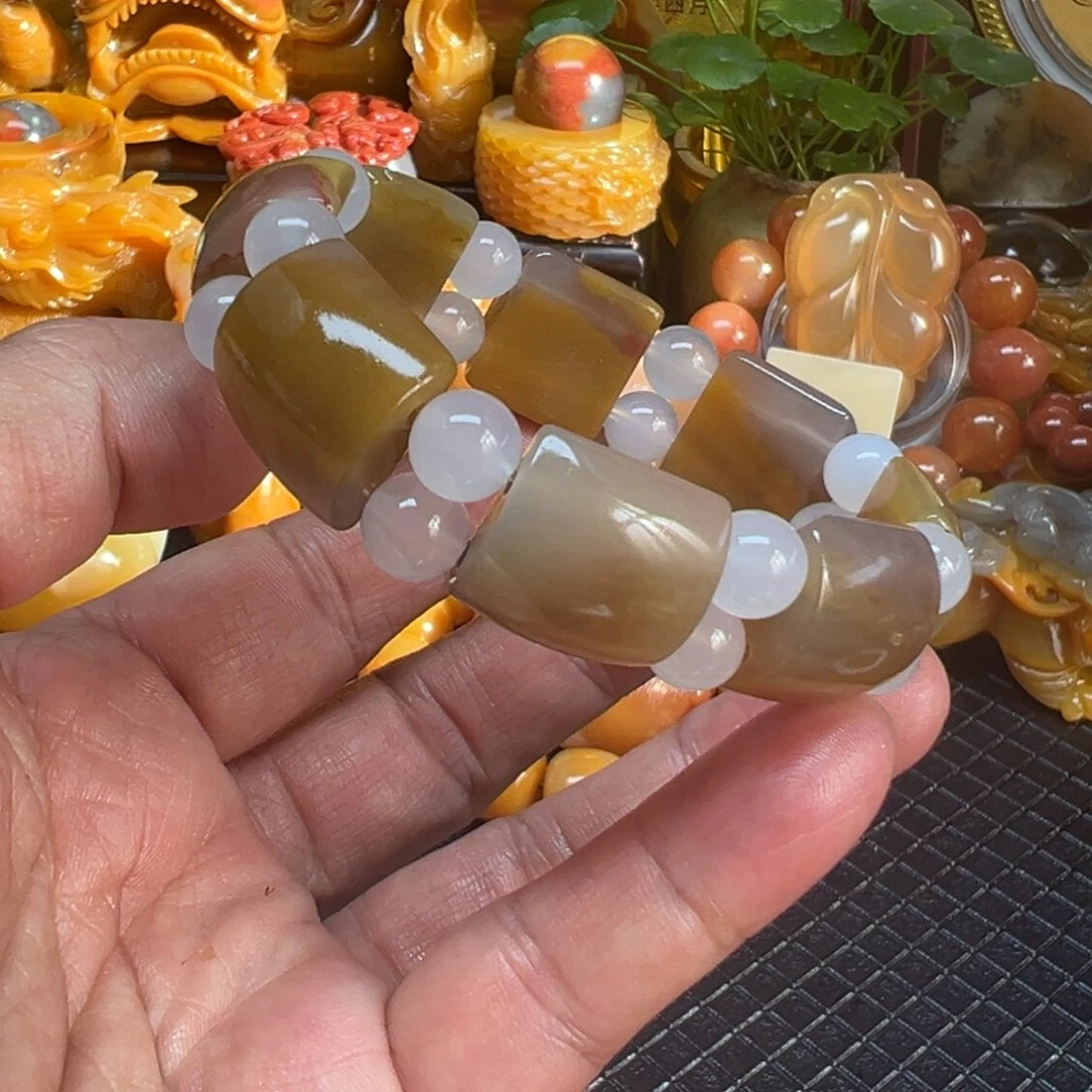 石英质玉未镶嵌颈饰