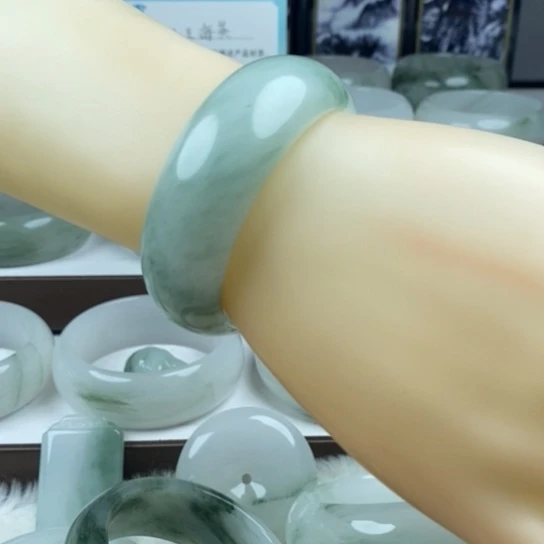 石英质玉（金丝玉）未镶嵌手镯