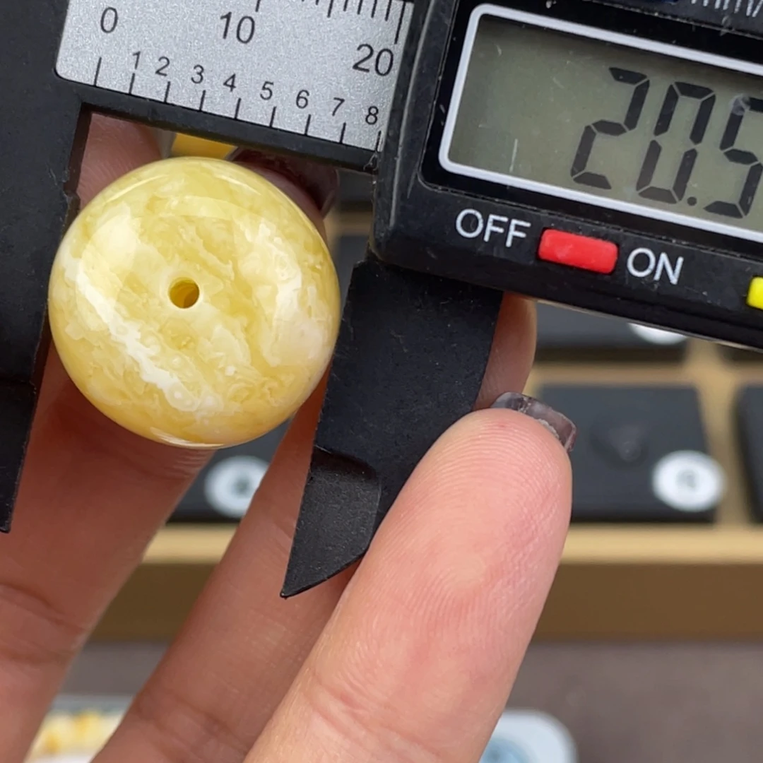 琥珀未镶嵌裸石微瑕672