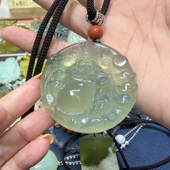 未镶嵌蛇纹石玉吊坠