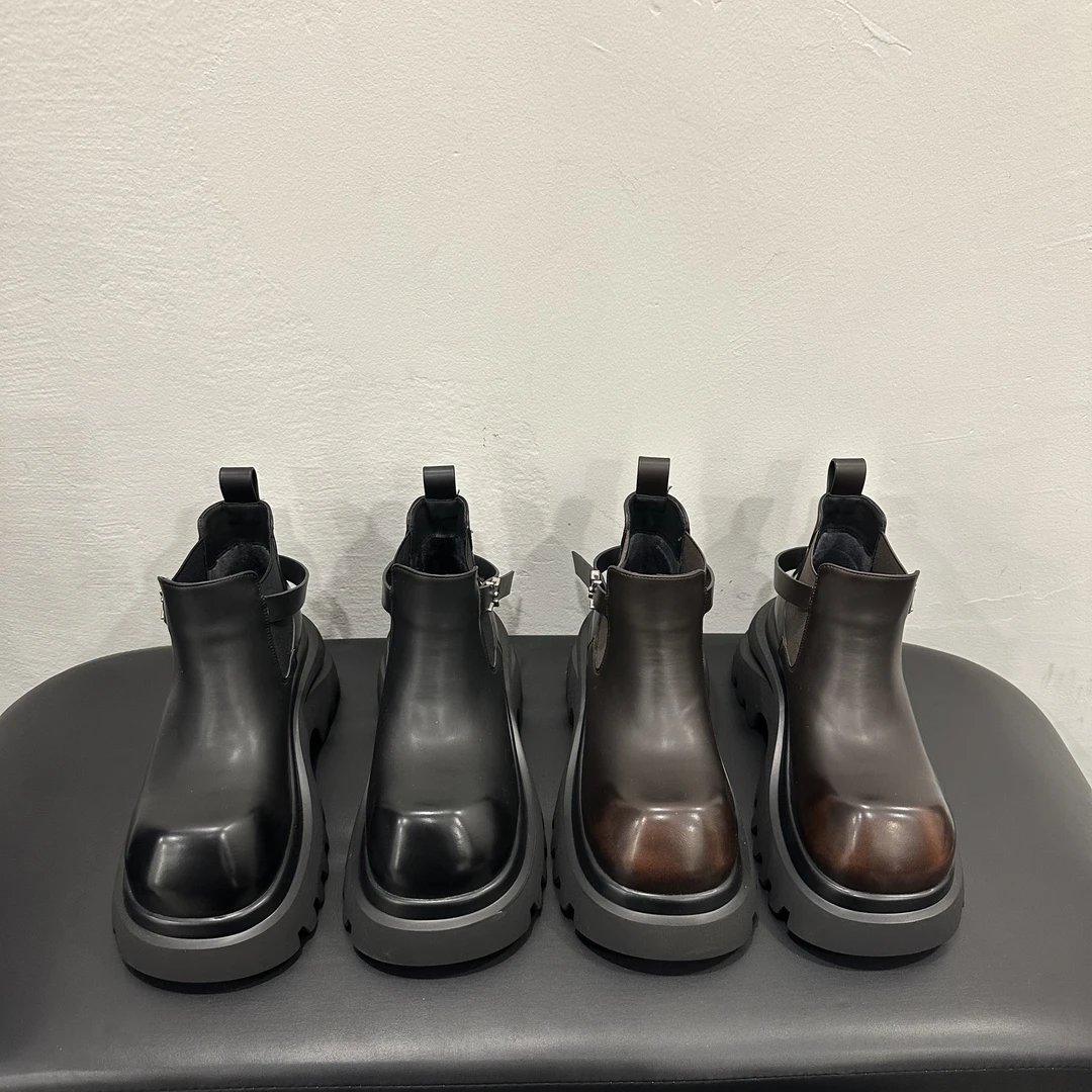 马丁靴纯色平跟短筒秋冬中筒圆头休闲潮流秋季厚底