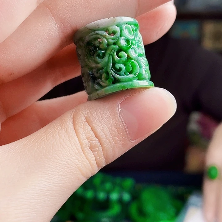 翡翠未镶嵌项链多样性