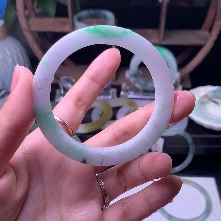 猪****定制翡翠翡翠未镶嵌