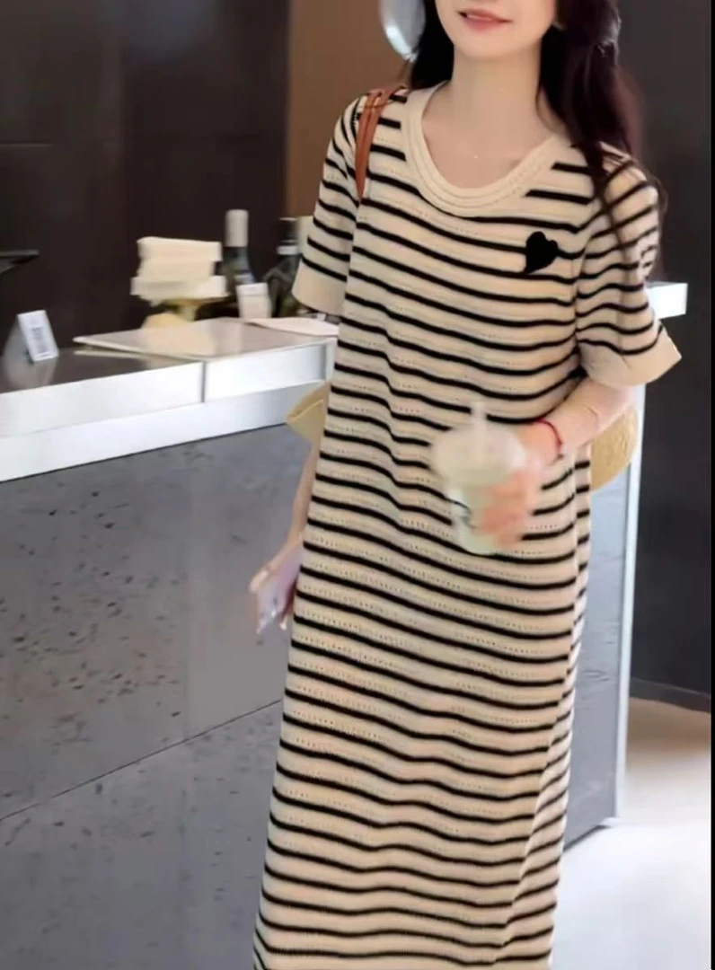 小雅【茶歇裙】亮片爱心镂空经典条纹透气时尚显瘦长裙HR73