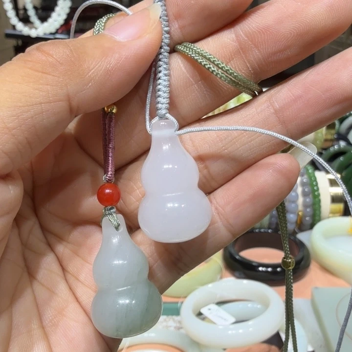 东陵石未镶嵌吊坠(赠链)