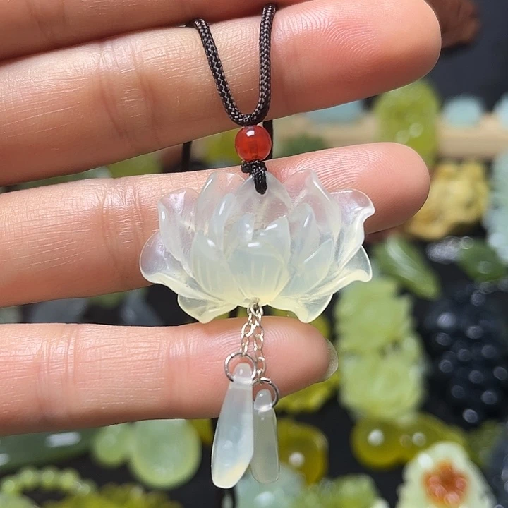 蛇纹石玉未镶嵌颈饰