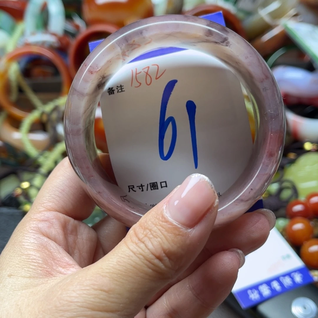 石英质玉手镯未镶嵌