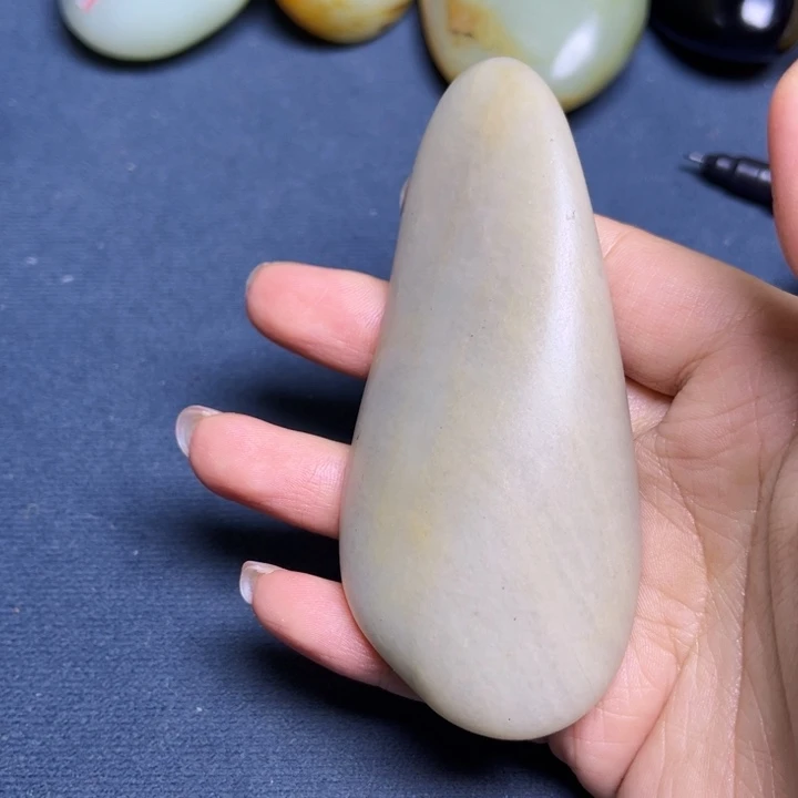 和田玉未镶嵌珠宝奇石