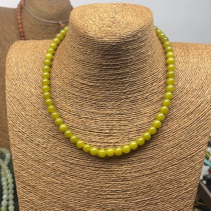 蛇纹石玉吊坠合金