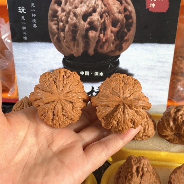 文玩核桃吊坠粗筋 精对 46