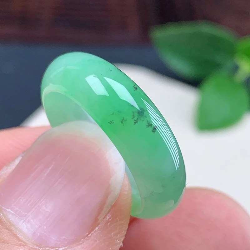 内径17.9翡翠玉石老坑飘花缅甸天然A货阳绿色素面尾戒指环精美