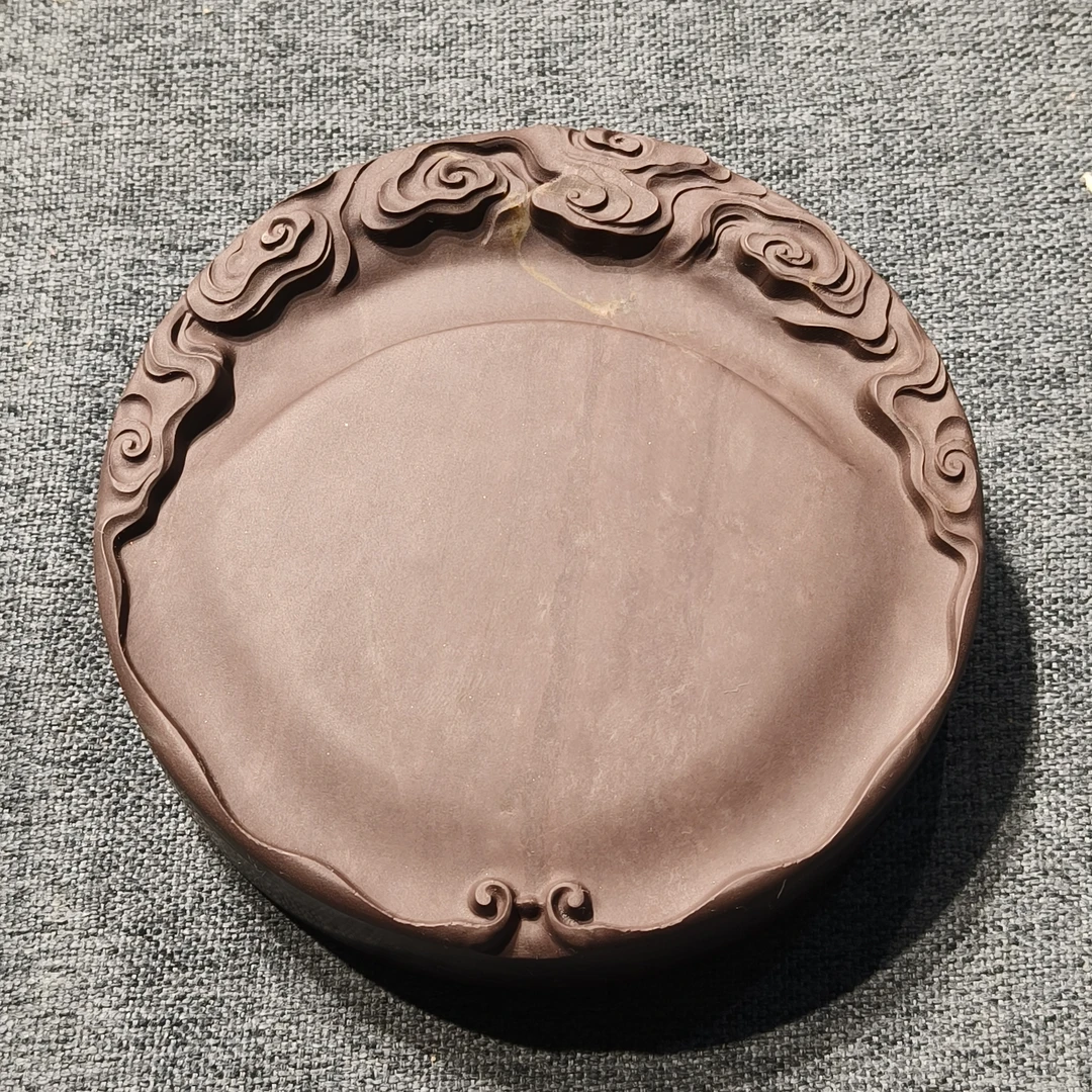 老坑洮砚，喇嘛崖老坑鸊鷉血祥云砚，尺寸11.3*11.3*2.6厘米