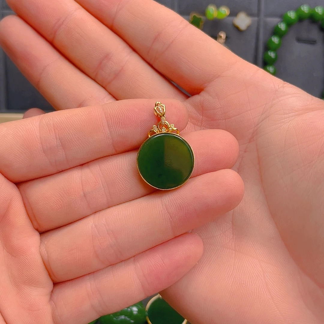 和田玉（碧玉）18K金镶嵌吊坠(不含链)
