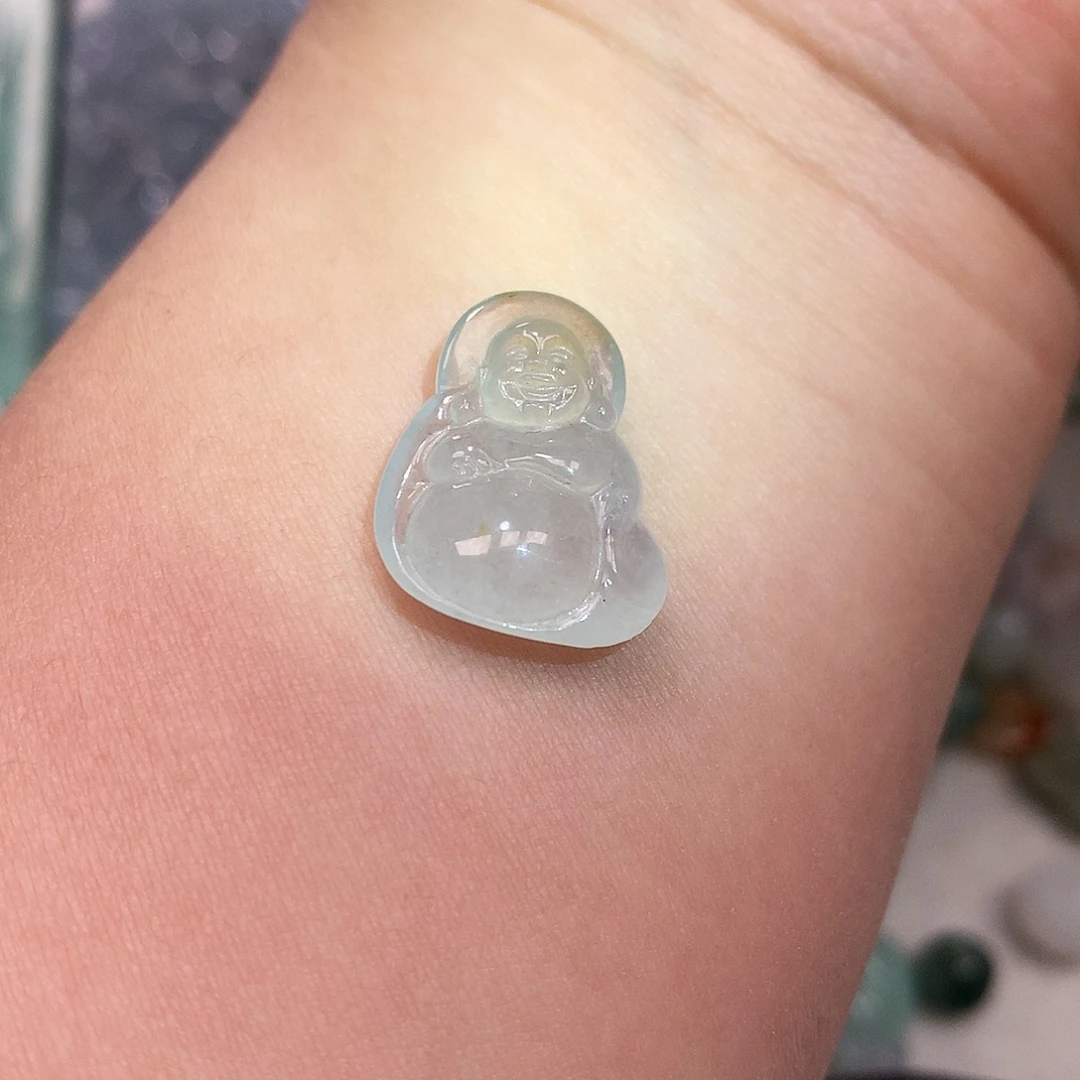 翡翠未镶嵌颈饰大日如来