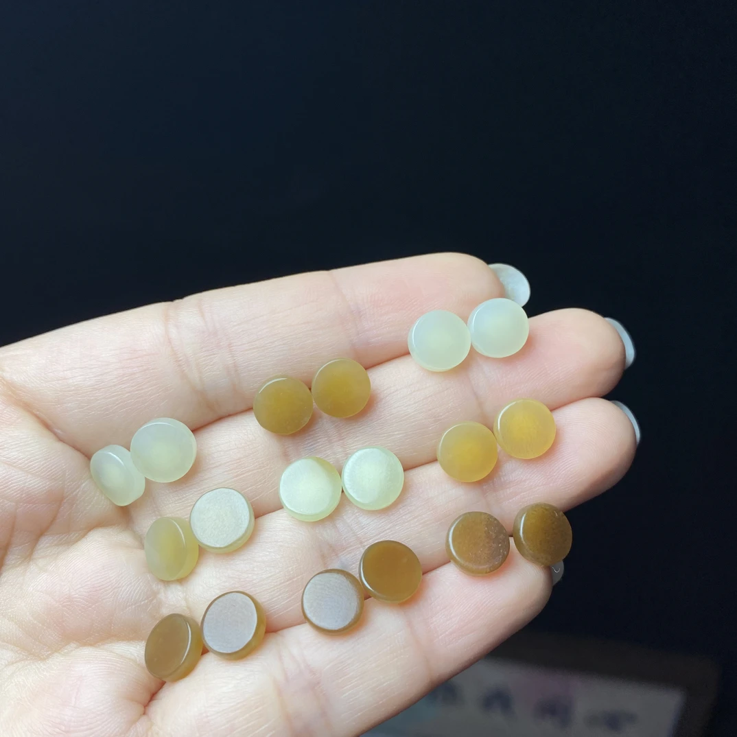 和田玉黄口糖玉糖白小圆牌手工耳钉拍1发1多样性发货