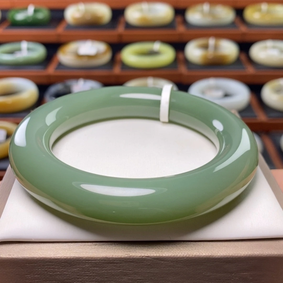 未镶嵌手镯和田玉（碧玉）59圈