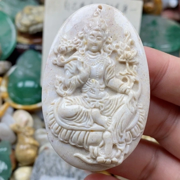 硅化珊瑚（珊瑚玉）未镶嵌颈饰