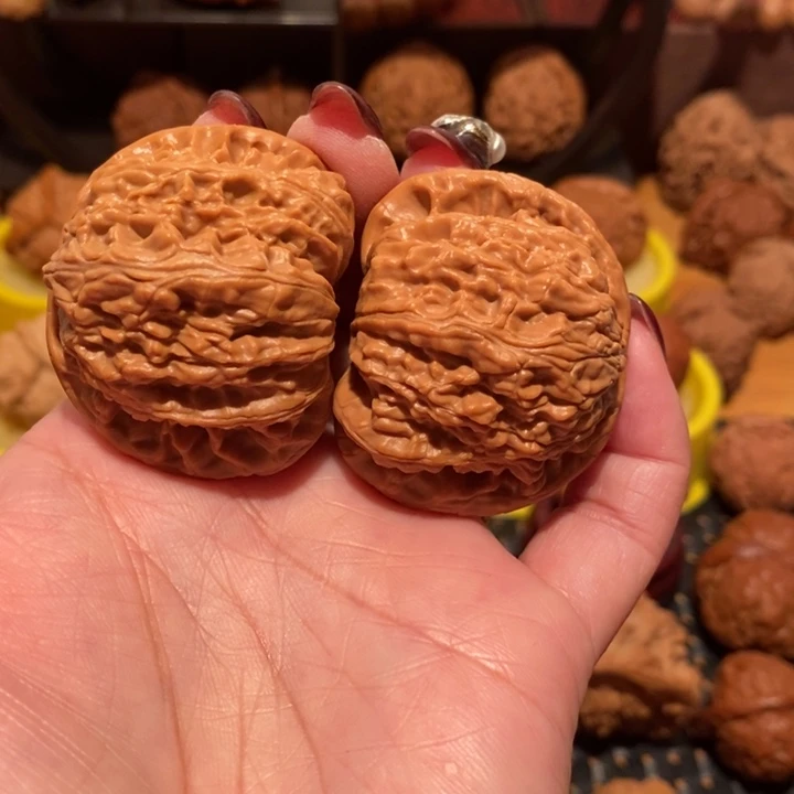 阿***斌吊坠文玩核桃白狮