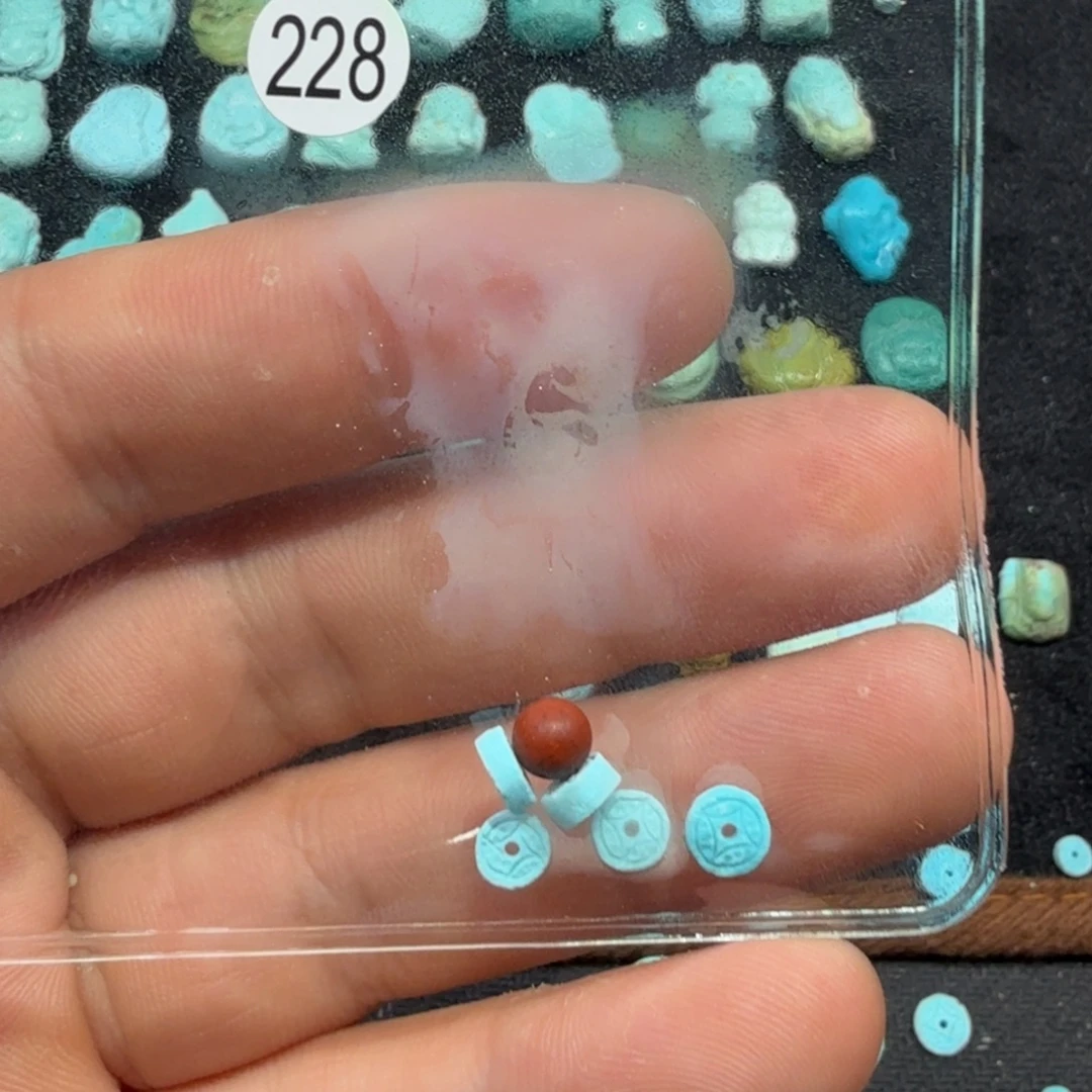 南红玛瑙未镶嵌珠宝奇石