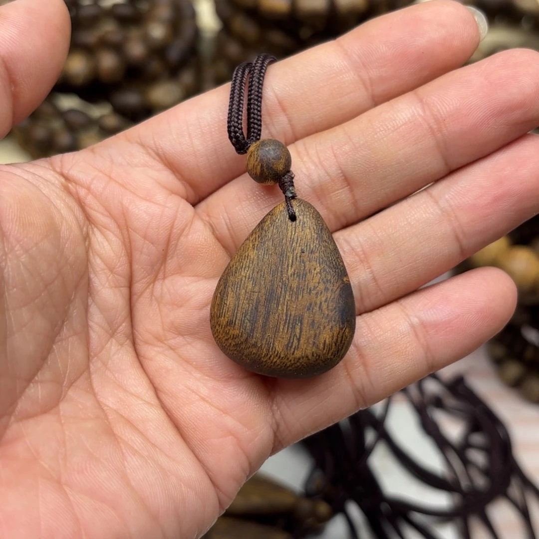 沉香吊坠金沙叶1个