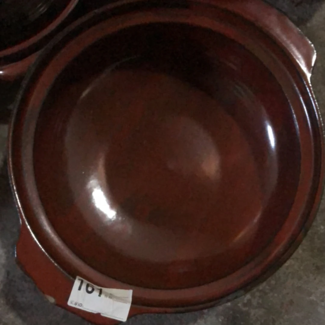 铁红釉砂锅口径27（手把磕皮无盖）